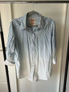 Mossimo Supply Co. Blue & White Stripe Button-Up Shirt